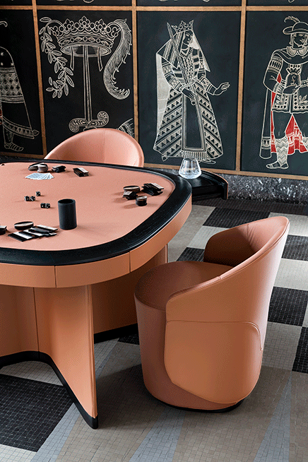
<span>Стол Flamingo от Giorgetti</span>
