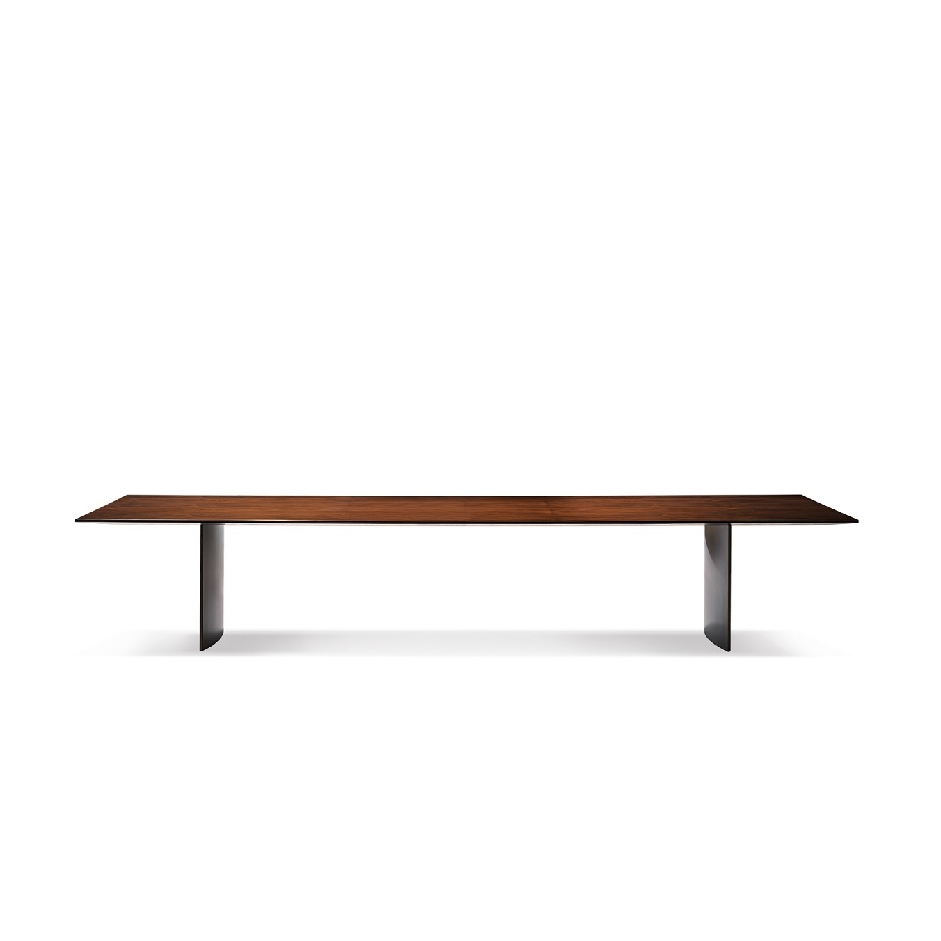 
<span>Стол Linha Fina от Minotti</span>

