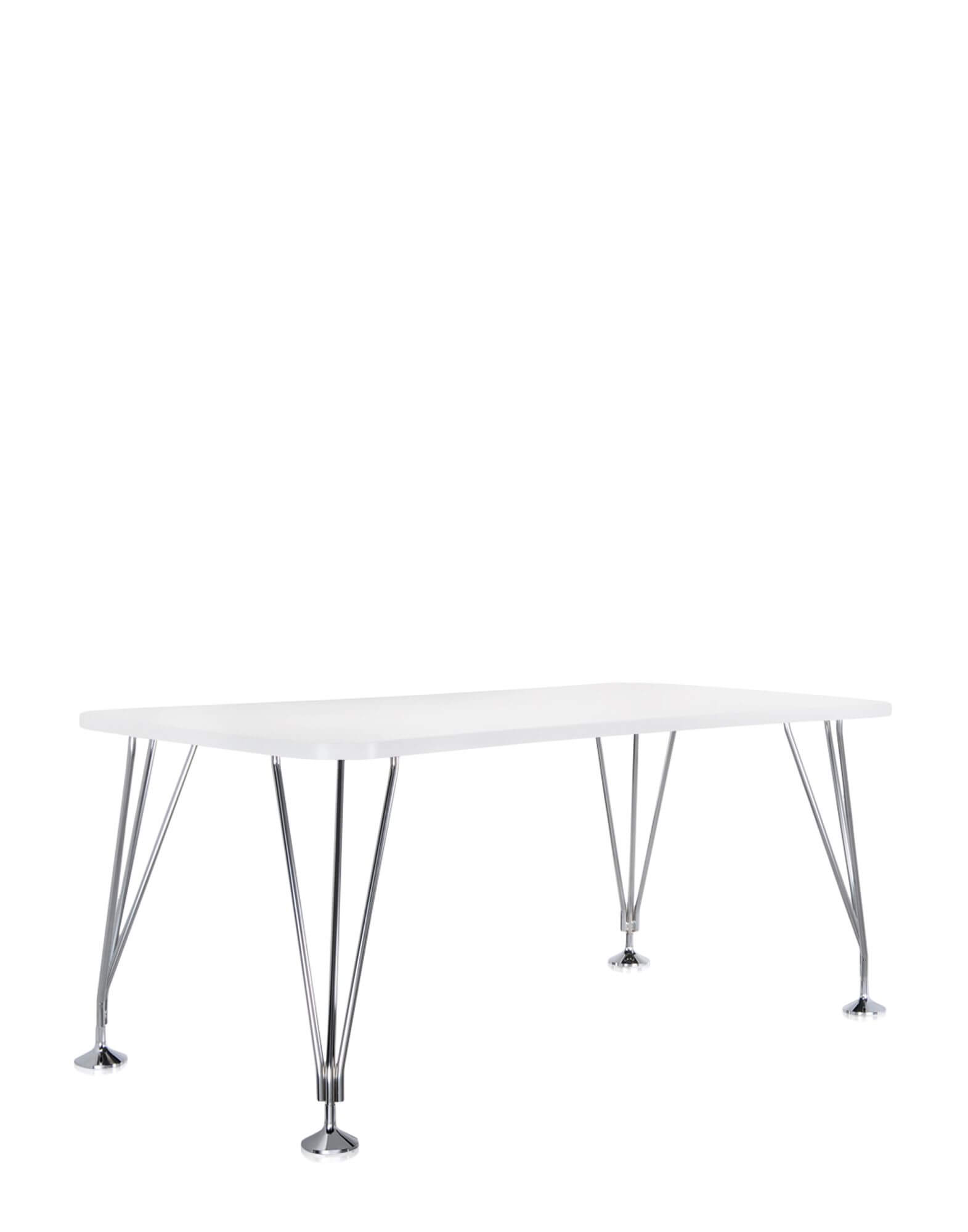 
<span>Стол Max от Kartell</span>
