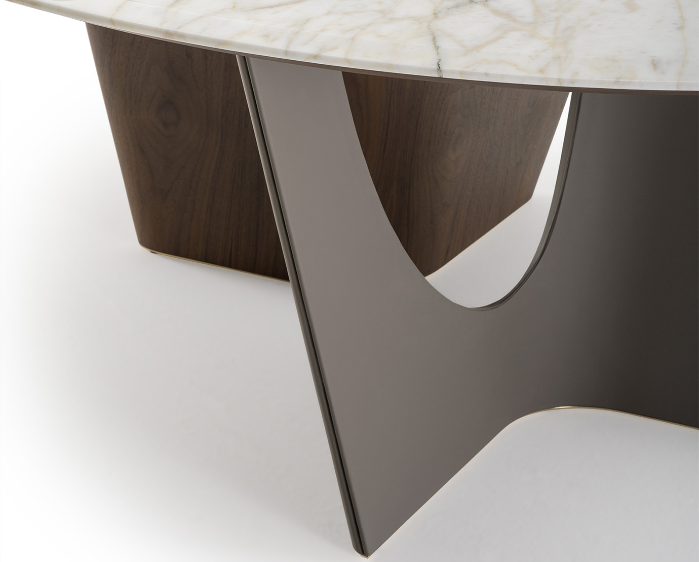 
<span>Стол Pinnacle Round Table от Turri Spa</span>
